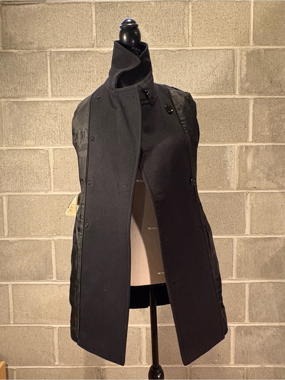 Burberry wool trench coat. - Picture 8 of 15